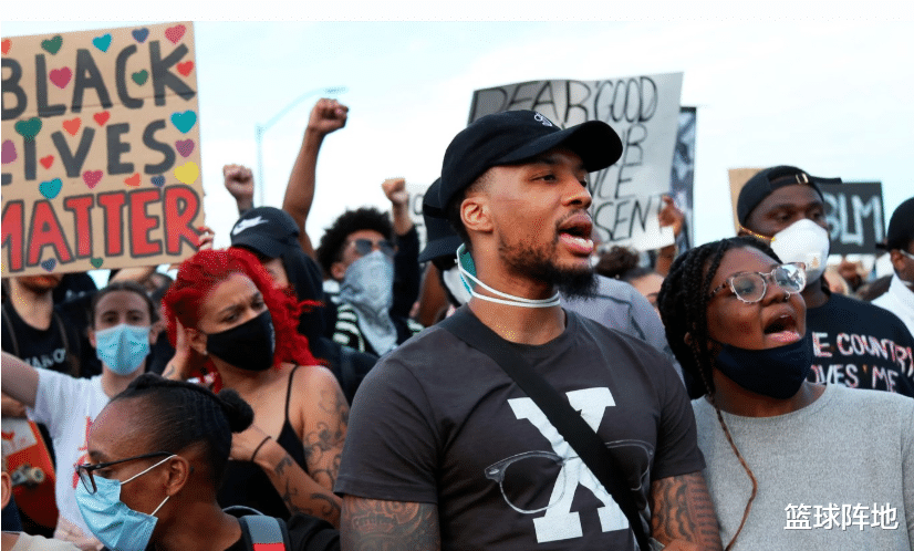 #凯里·欧文#欧文搞事情！湖人冲冠悬了，联盟或损失20亿美元，威少利拉德支持