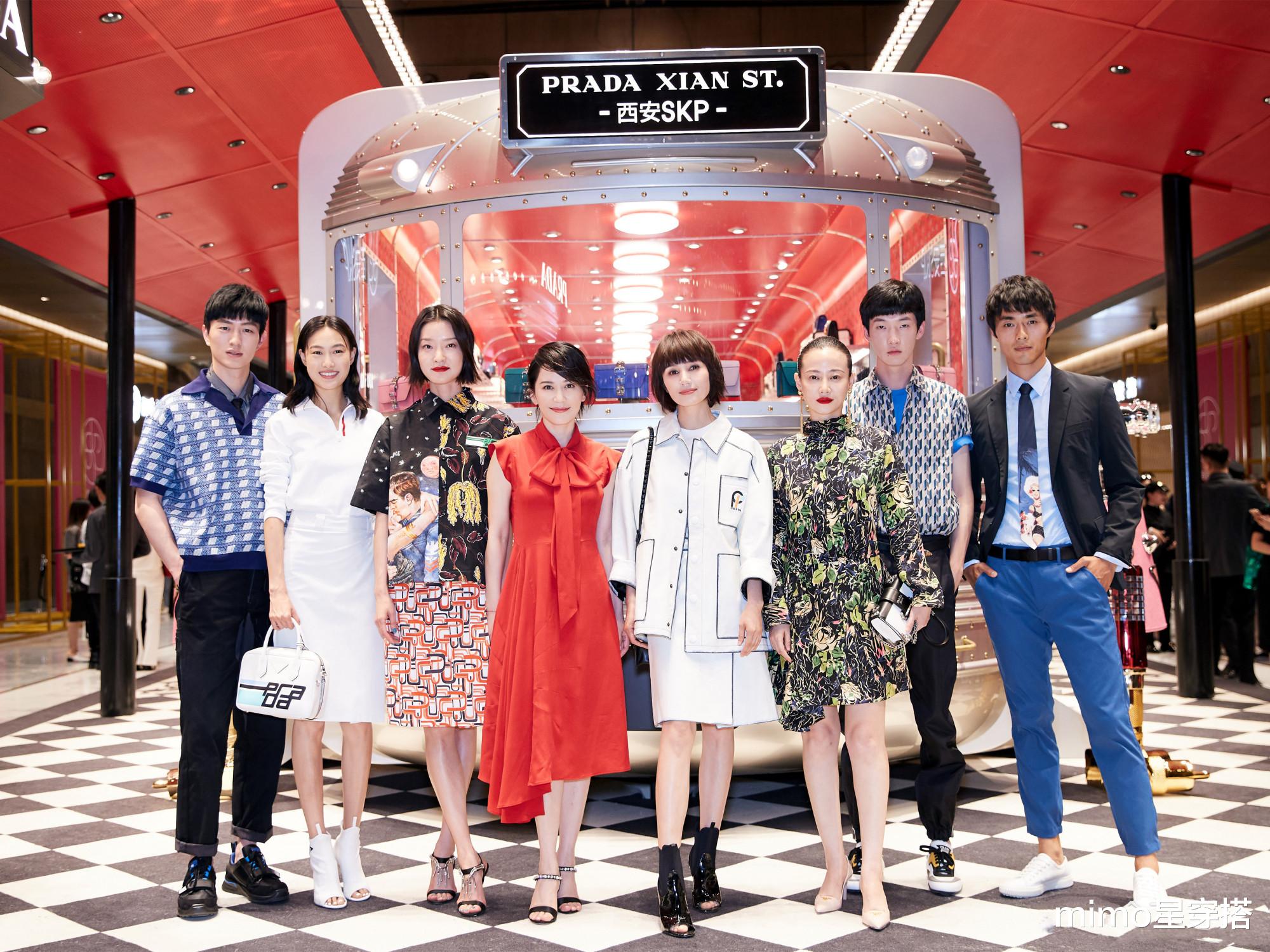 毛戈平@俞飞鸿红裙造型真养眼，遇上齐刘海的袁泉，终于明白高级气质美