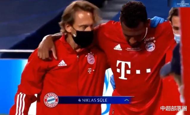 拜仁慕尼黑|距破门只差3厘米！莱万中柱后不敢相信，2分钟后拜仁突遭打击