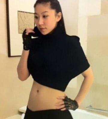 谢贤|被84岁的谢贤养了12年,差点成\谢霆锋后妈\,如今怎么样了?