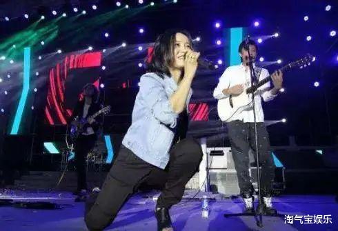 「臧天朔」她曾5次上春晚,被恩师欺骗怀孕打胎,如今51岁依然未婚令人惋惜