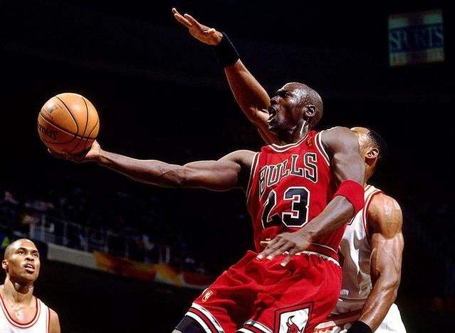 勒布朗·詹姆斯@“满级”新秀？理论上近40年只有三人，奥尼尔和詹姆斯都不够资格