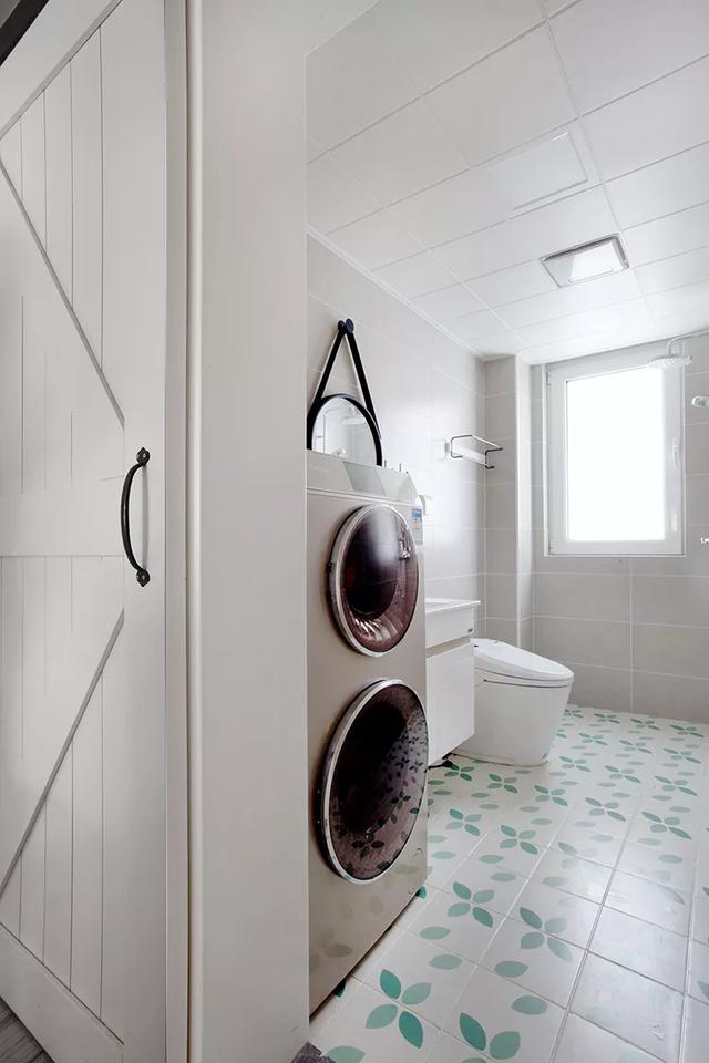 |118㎡北欧风三居室,吧台书房太实用,原来阳台可以这么漂亮