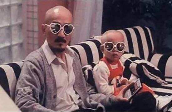 [麦嘉]最佳拍档麦嘉退出影坛后，每天数钱到手软，赚钱赚到怀疑人生