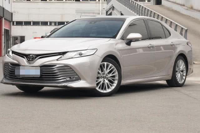 「」懂它的不看迈腾、帕萨特,4.1升油耗,高速200码不飘,不足18万