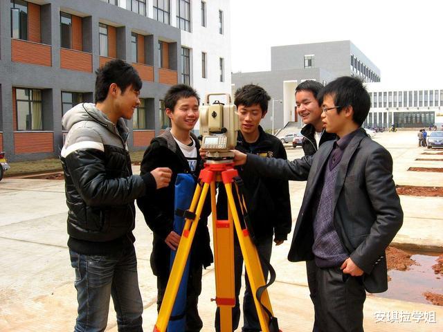 大学|大学非常抢手的4个专业，就业优势相当明显，希望里面有你的专业