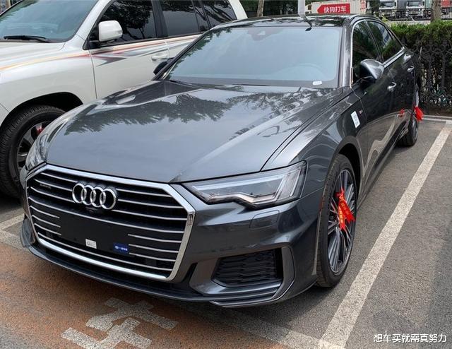 奥迪A6L|44.8万买奥迪A6L，四驱天云灰，聚会遇奥迪RS7，当时现场一片安静