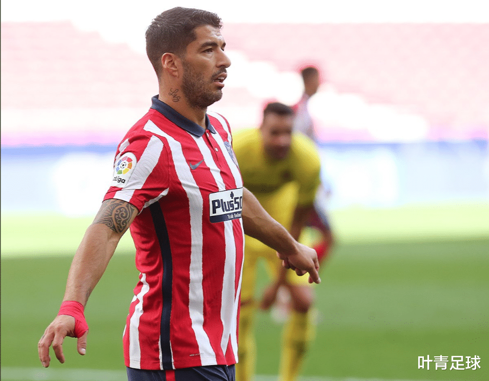 苏亚雷斯|苏亚雷斯迷惑行为：投诉门将手球，索要点球！球迷疯狂吐槽