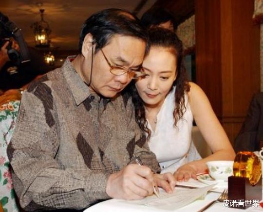 刘雪华|2011年，在丈夫葬礼上戴着墨镜哭到崩溃的刘雪华，后来过得如何？