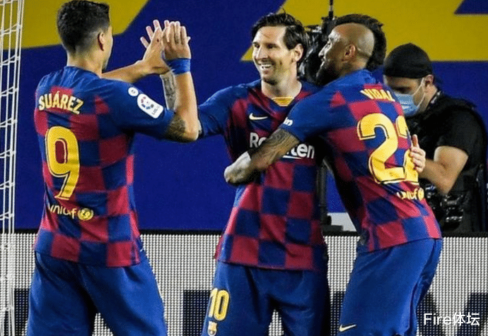 「巴塞罗那」刚刚取胜的巴萨再惨遭重创！梅西也无力回天，双冠王或提前梦碎