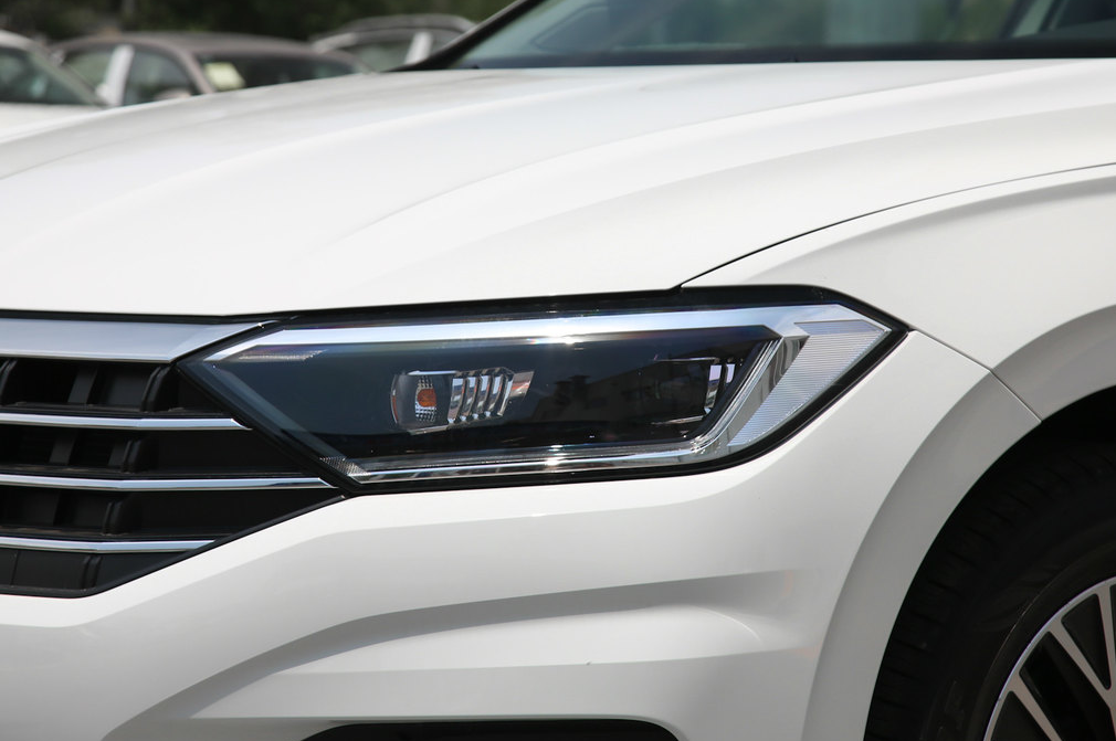 大众汽车|大众又成功了！30天大卖21393台，油耗5.5升，标配EA211发动机