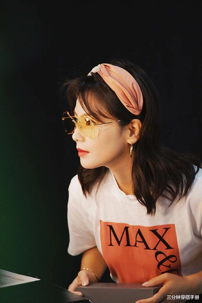 卷发|刘涛哪有一点状态不好的感觉？看她直播照片，气色好到像30岁