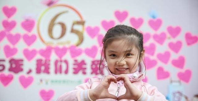 『幼儿园』幼儿园从6月2日起开学，不建议幼儿戴口罩，送还是不送？学费呢？