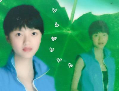 张芷溪晒出自己十几年前时的照片,满满的都是杀马特青春