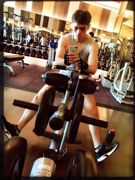 健身|脱离「宵夜」及「熬夜」，小宇用健身变型男！