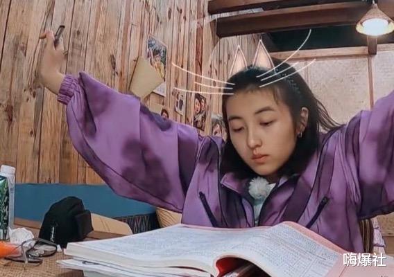 张子枫|张子枫高考成绩曝光,不足400分,近三年明星高考生中排名倒数第二