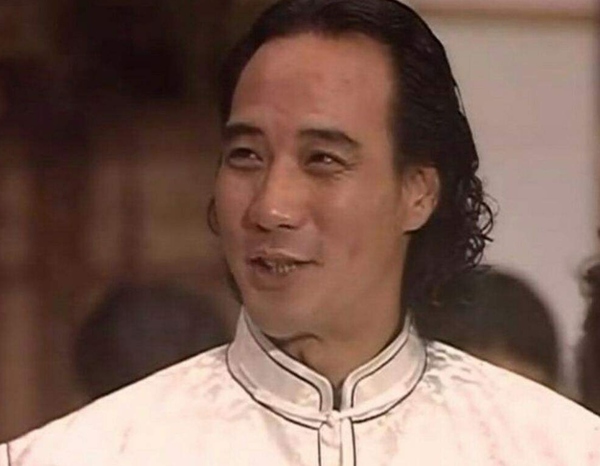 徐少强|拼酒“喝死”古龙，未婚先搞大雪梨肚子，徐少强又收割百位网红？