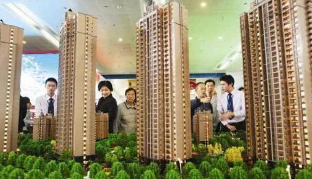 房产过户给子女，新规下“生前”与“身后”差别大，最好提前知道