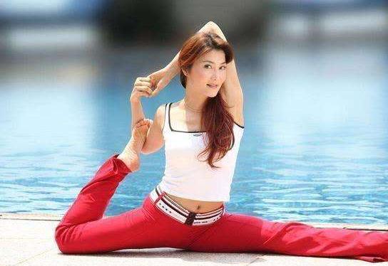 洪金宝|一代武打女星，洪金宝李连杰都争着要她，后因武打落下病成这样