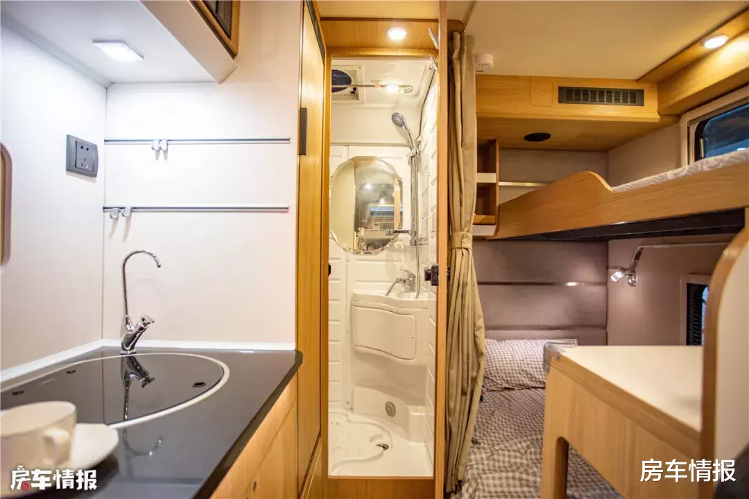 【本田】幸亏没买以前的房车，新上市的这款，高2米9配48V系统用电不愁