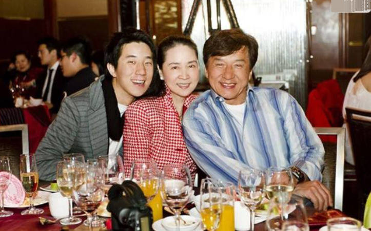 成龙|成龙北京二环豪宅被强制拍卖，总价值超过1个亿，他犯什么事了？