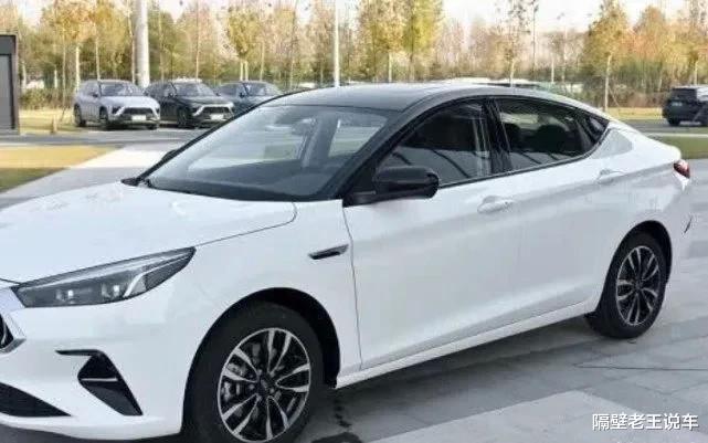 江淮汽车|又一良心掀背车,全系1.5T轴距2米8,四轮独悬仅5.88万