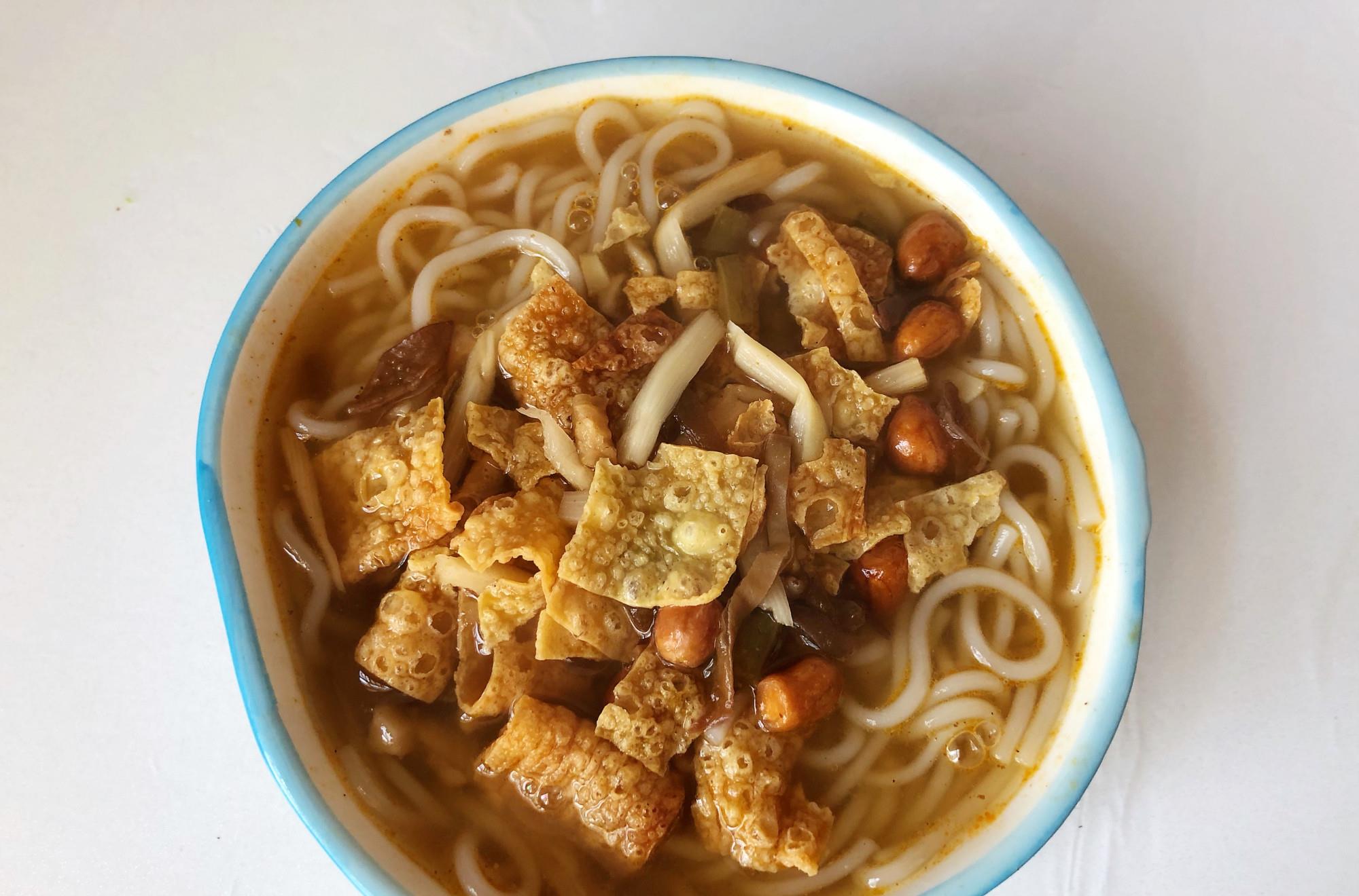 [面条]它是我家最臭的早餐，我连吃10天不嫌烦，老妈闻见就想吐，真古董