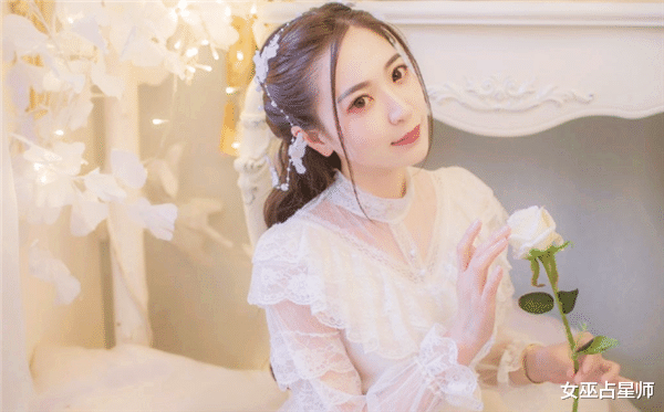 #生肖#在爱情里不喜欢主动的三生肖女，总是等着对方主动追求