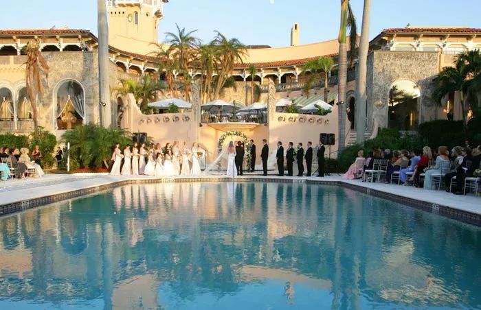 约瑟夫·拜登|特朗普、拜登两家豪宅大曝光：一家房梁镀金，一家“兼职”中产风