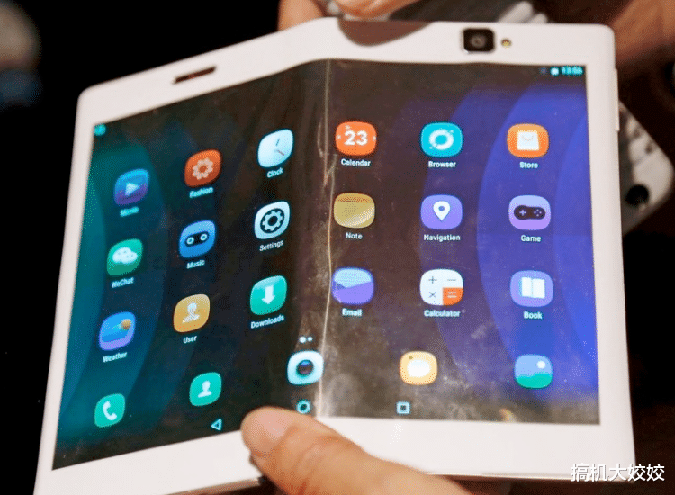 董明珠|还黑联想没技术？其实联想的折叠屏比华为早的早，并且更好