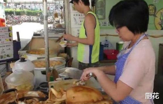 「鱿鱼」夫妻俩卖“肥肉”，66元一斤遭哄抢，一天卖出1000斤还不止