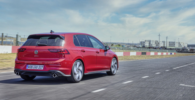 #大众汽车#大众“王牌”车之一！纯进口上市19年几乎0骂声，现跌破20万了