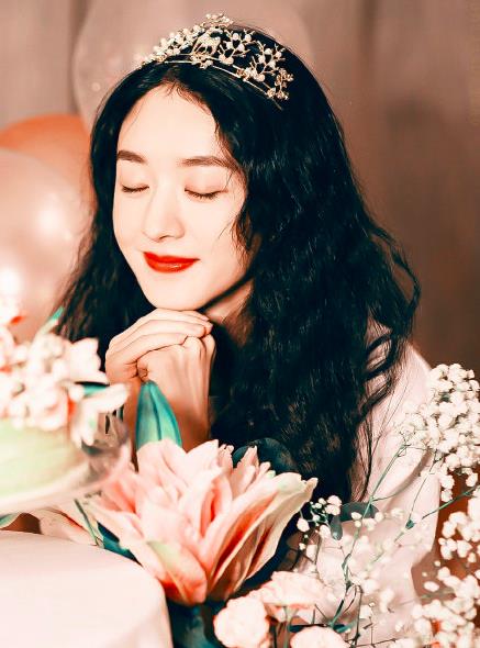 赵丽颖|赵丽颖生日上热搜，评论区的留言可见赵丽颖的成功是很让人服气的