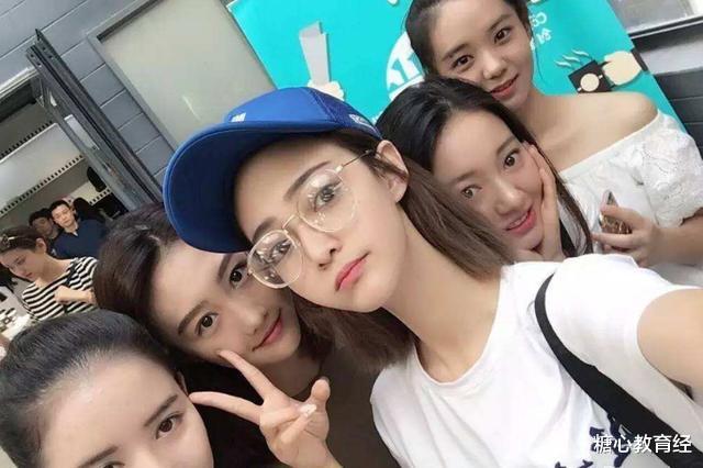 大学|“爸妈眼中的大学”对比“我眼中的大学”，网友：扎心了