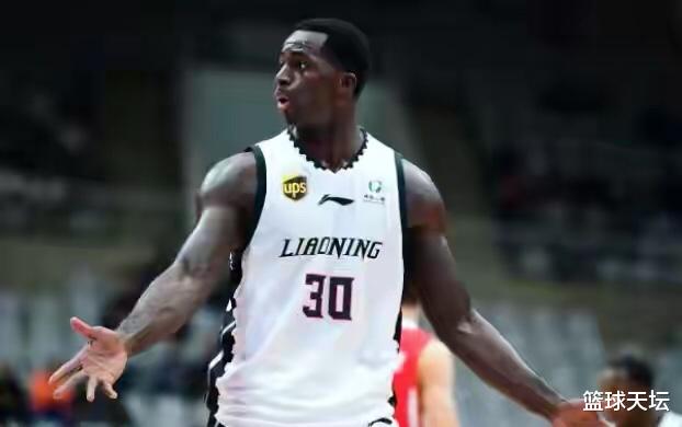 辽宁男篮|四消息！辽宁传出新外援流言，邹雨宸最新动态曝光，媒体抨击联盟