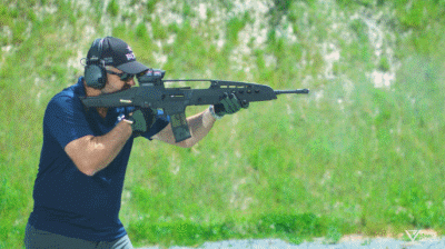 突击步枪:世界上最先进、科幻的XM8突击步枪,为何遭美军无情抛弃?