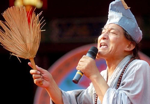 『周星驰』靠一个角色活一辈子的三位明星,他叫周星驰道歉,被观众厌烦