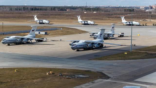 ▲这才是大国实力!14架大飞机驰援意大利,精锐防化部队首次出征