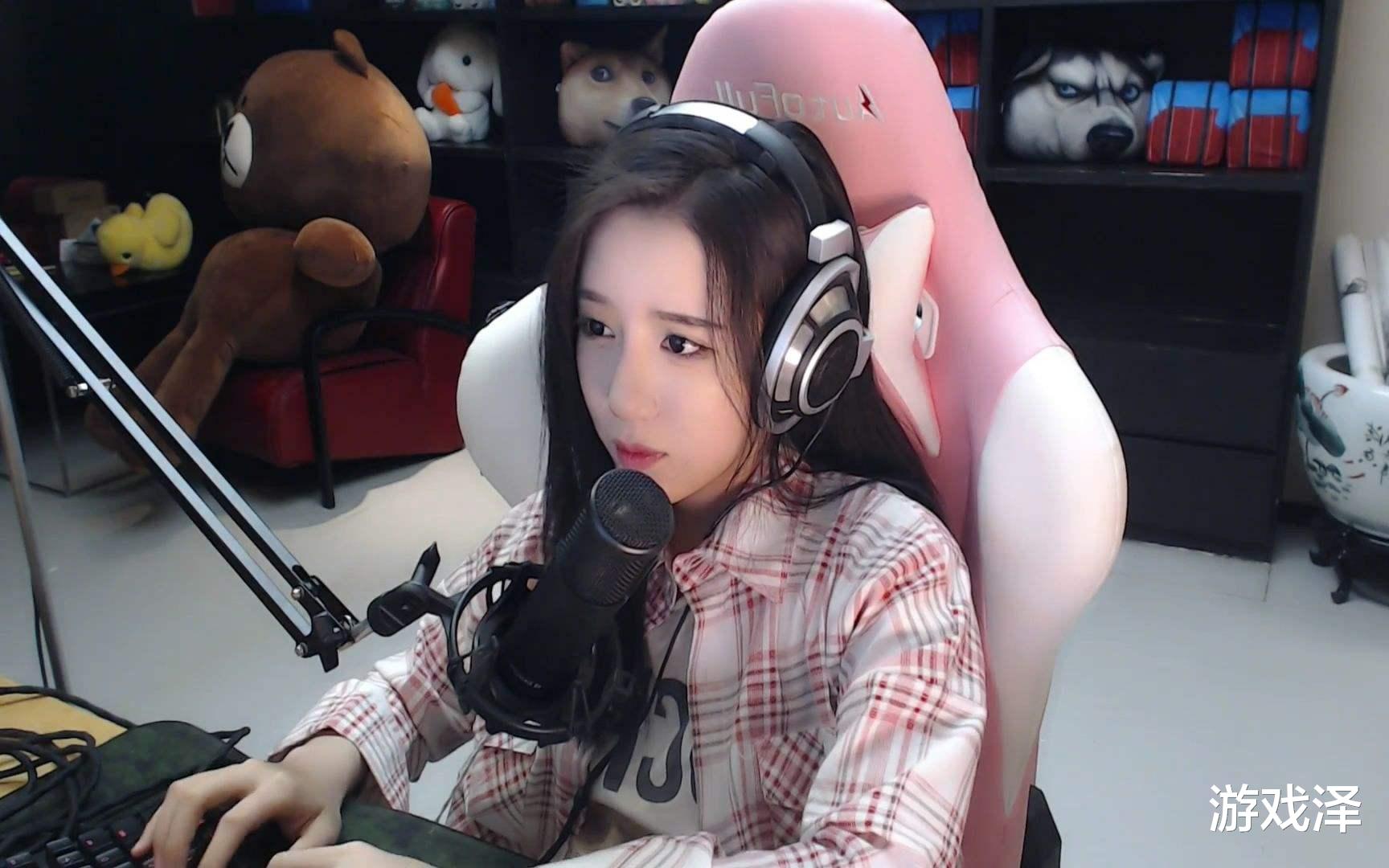 『呆妹儿』呆妹儿宣布不再直播，回归校园修学业，每天重复直播很厌烦