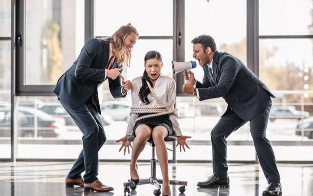 []不会当领导？没有人天生就会。我摸爬滚打10年，总结了这两招