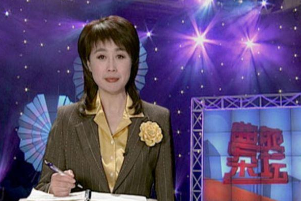 央视▲昔日的“央视一姐”，为事业和丈夫分居17年，今63岁活成这样