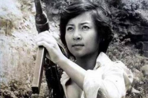 中越战争■中越战争,我军在田间击毙一越南农妇,后来发现她的真实身份