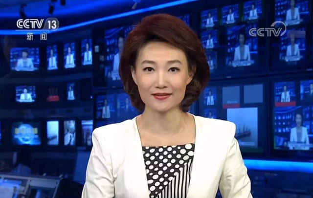 李梓萌|月亮姐姐为主持人李梓萌在线征婚!后者素颜出镜表情搞怪,43岁仍单身