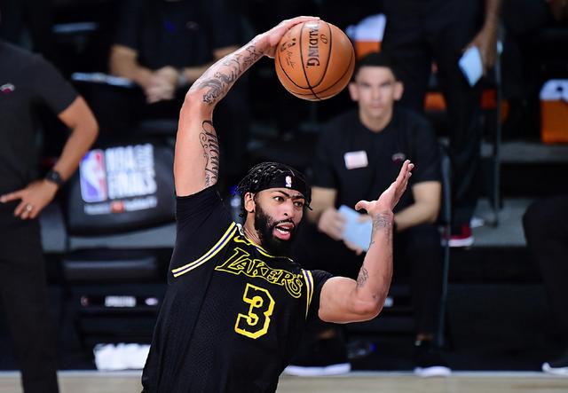 热火队|湖人124比114热火！听听沃格尔怎么评价，担忧热火中锋故意“使坏”