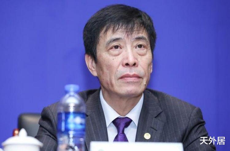 【陈戌源】最后30秒,陈戌源纠正白岩松:必须挤掉泡沫降薪!否则没有未来