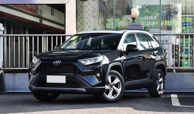 丰田|畅销15年!丰田此车换代成功,加满油能跑1000km,安全性顶级