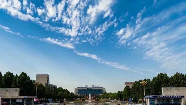 成都大学|二本压线的学生，重点关注3所大学，稳上二本，第3所还是铁饭碗