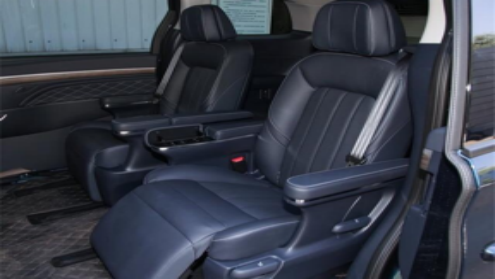 广汽传祺|双侧电动滑门，180码很稳，油耗8.5L。是GL8强劲对手