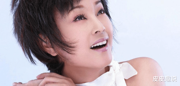 央视|被央视拉入黑名单的四位女星，赵薇身在其中，而她却永不能翻身