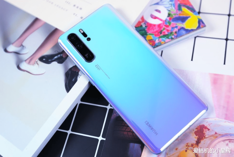 『华为荣耀』为什么宁愿买旧旗舰华为P30Pro也不买荣耀30，网友的答案很现实